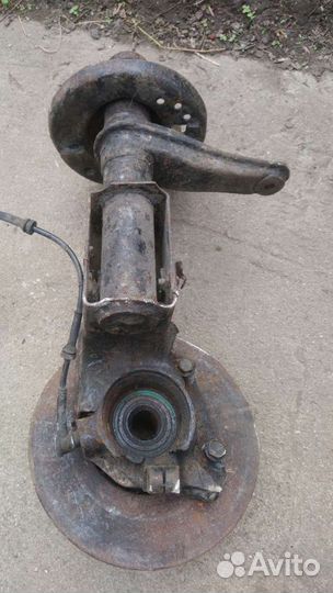 Передние стойки на Ауди V8 3.6i 1990 г.в