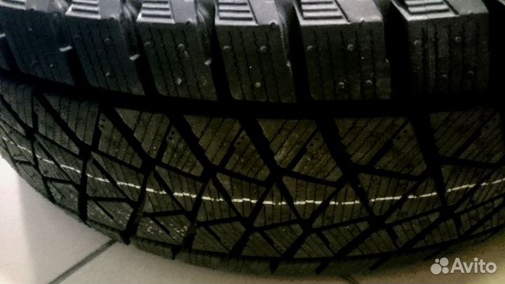 Bridgestone Blizzak DM-V2 255/60 R17 106S