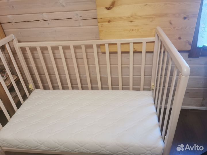 Детская кровать с матрасом