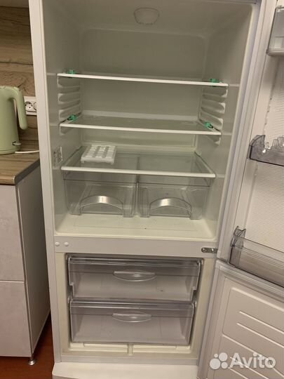 Холодильник Атлант двухкамерный б/у