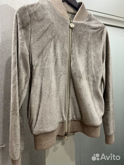 Костюм спортивный