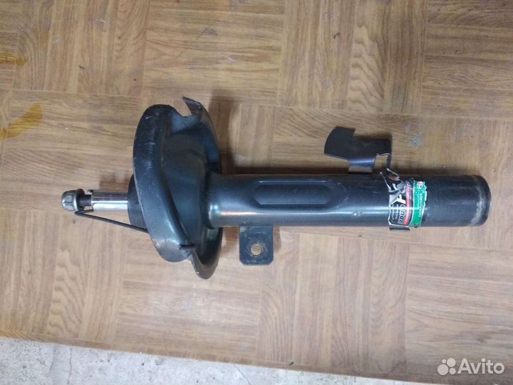 Амортизатор правый Ford focus ll