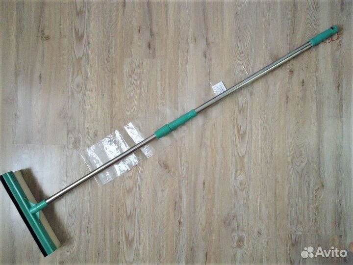 Стеклоочиститель с телескопическим черенком 120см