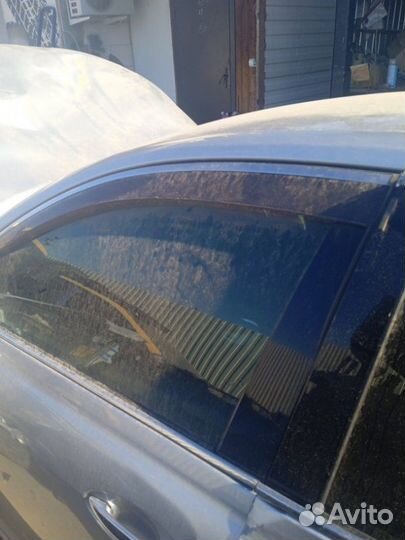 Стекло двери переднее левое Toyota Mark X седан