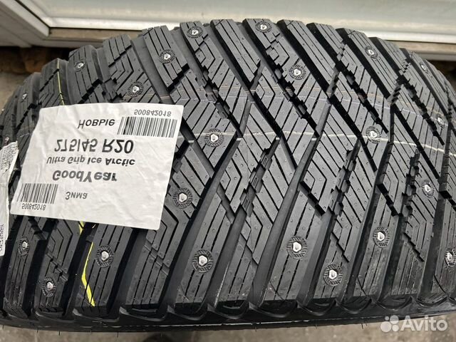 Goodyear Ultragrip Ice Arctic 275/45 R20