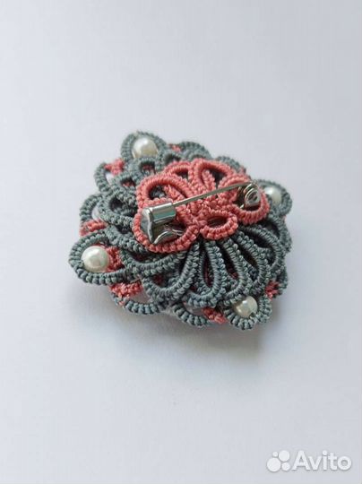 Брошь фриволите