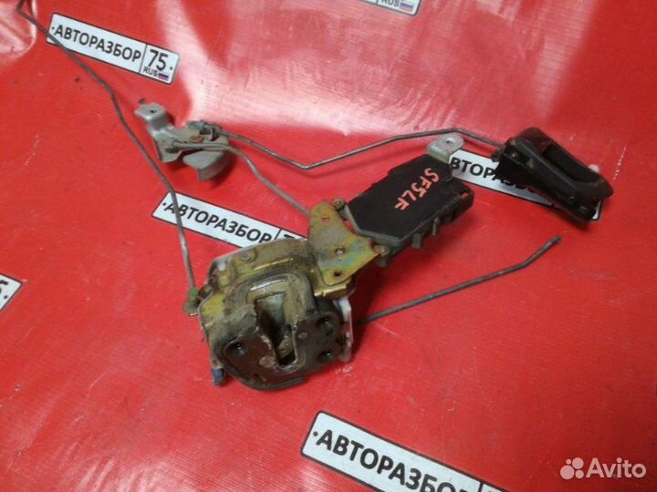 Замок двери передний левый Subaru Forester SF5