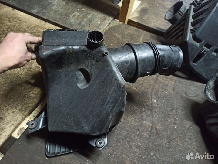 Корпус воздушного фильтра bmw e60 e61 e63 e64 3.0i