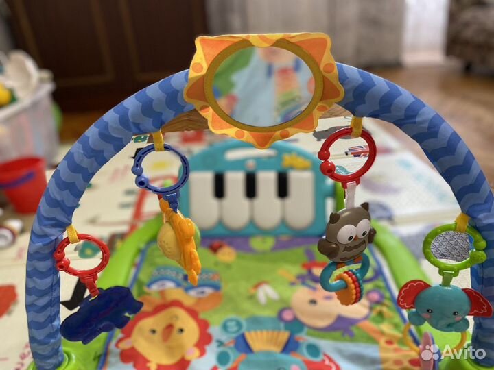 Развивающий коврик Fisher Price с пианино