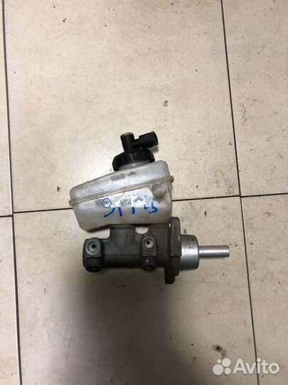 Главный тормозной цилиндр Renault Logan1