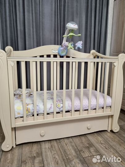 Комод и кровать Можга