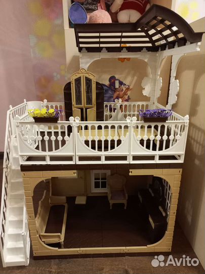 Кукольный дом с мебелью