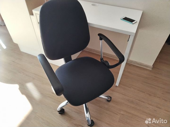 Стул кресло на колесиках