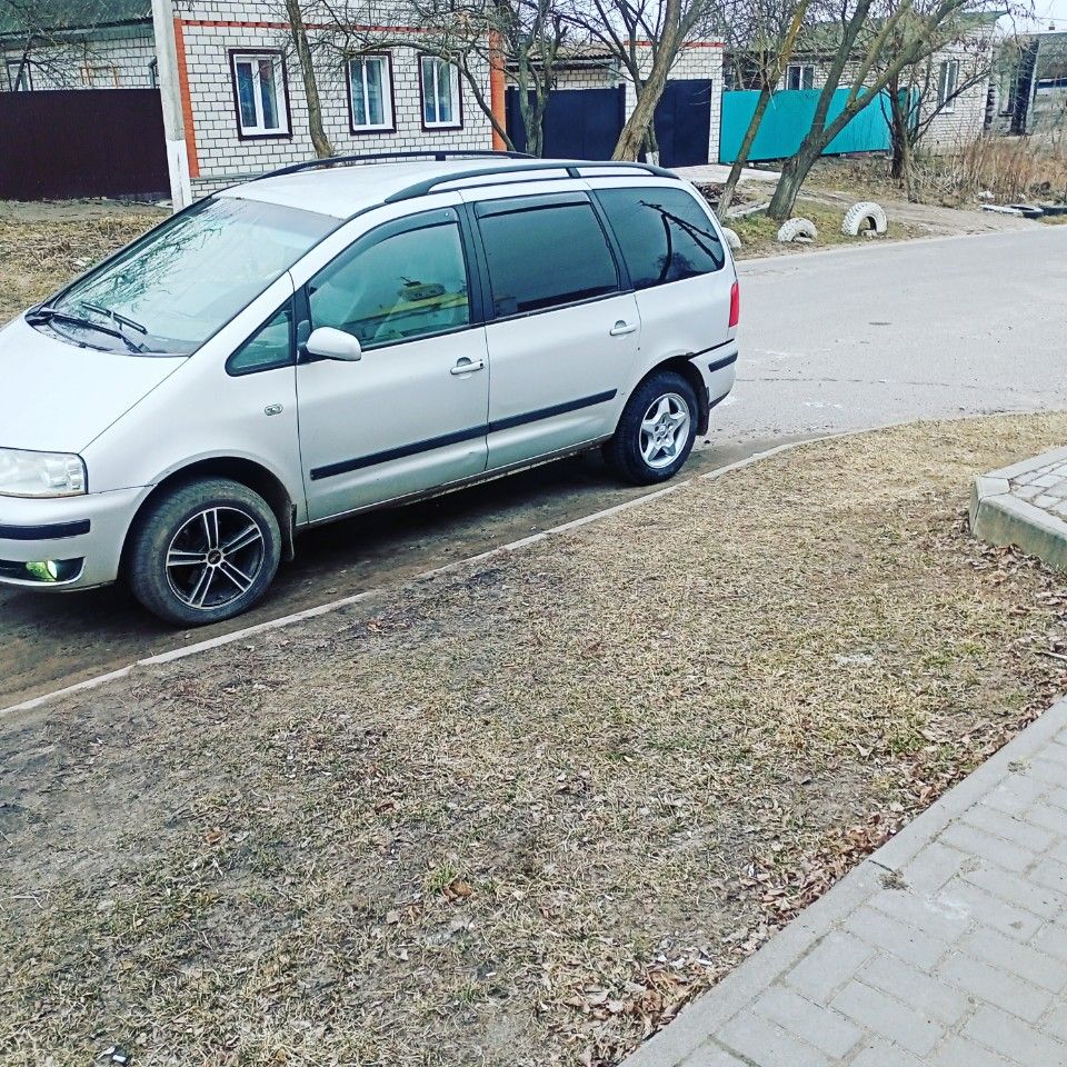 Volkswagen Sharan: фото владельца