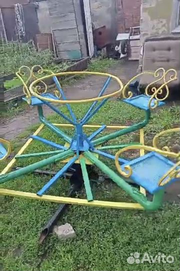 Детская карусель уличная