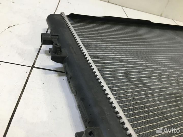 Радиатор охлаждения двигателя Volkswagen Scirocco