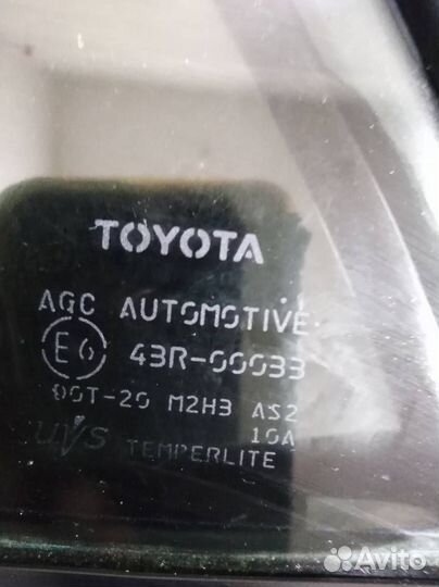 Стекло двери задней левой форточка Toyota Corolla
