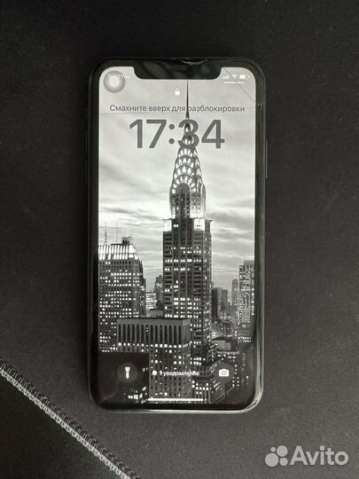 Телефон iPhone 11