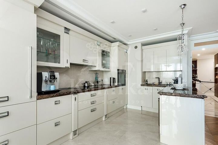 4-к. квартира, 145 м², 16/25 эт.