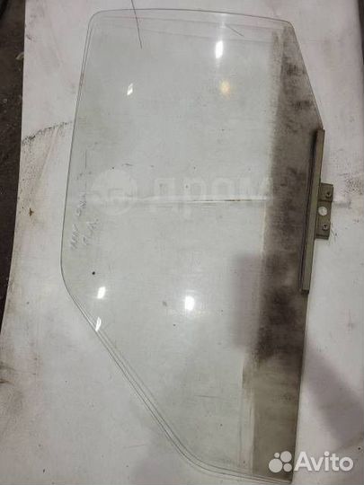 Продам передние стекла ока11113