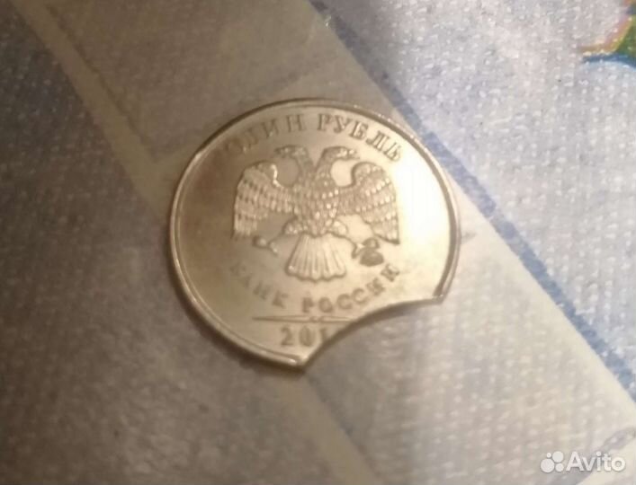 Монета, брак, скол, магнит