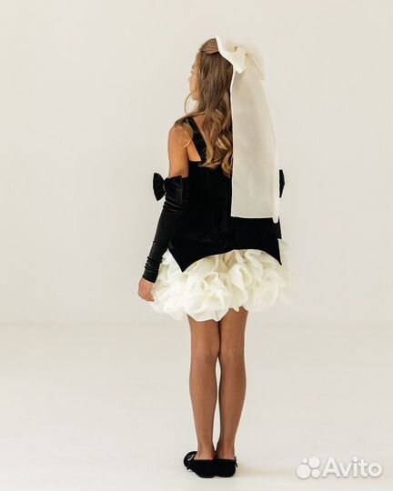 Платье + перчатки для девочки 98 размер