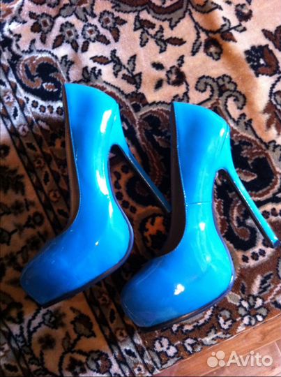 Шикарная сумка новая, куртка и джинсы gizia