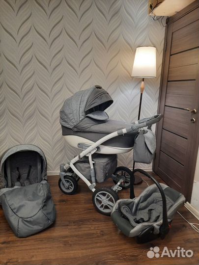 Коляска 3 в 1 с автолюлькой