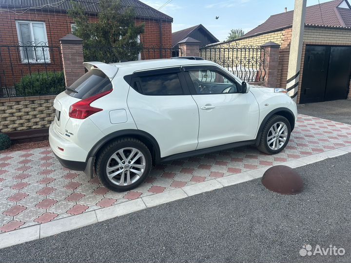 Nissan Juke 1.6 CVT, 2011, битый, 240 000 км