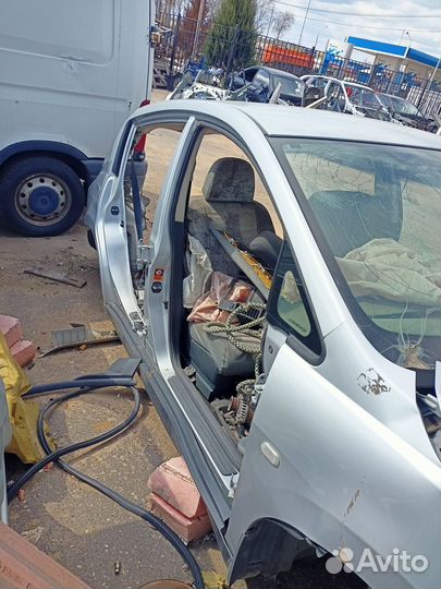 Заднее правое крыло (четверть) Nissan Tiida C11