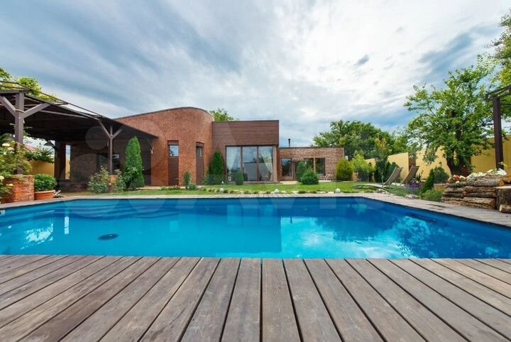 Дом 200 м² на участке 10 сот.