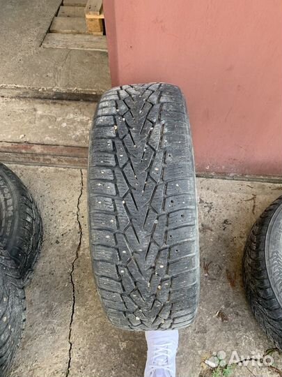 Nokian Tyres Hakkapeliitta 8 SUV 215/65 R16