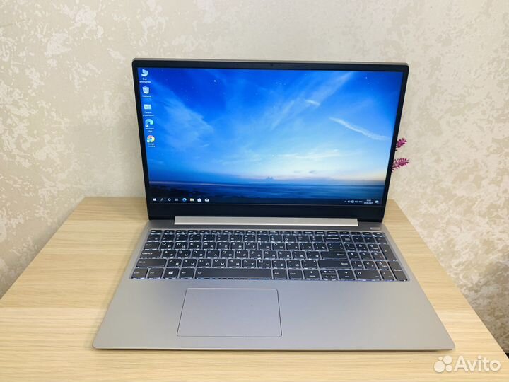 Свежий, 8 ядерный ноутбук (SSD/ IPS/ 8 гб)