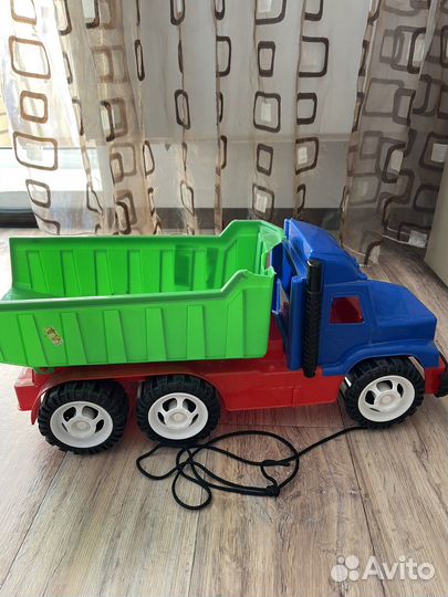 Игрушка машина самосвал