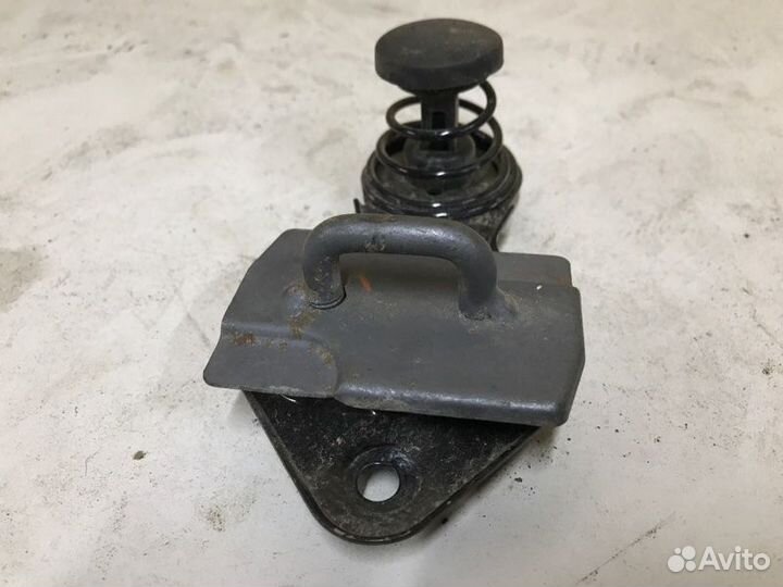 Петля замка капота Mercedes Clk- Class С209