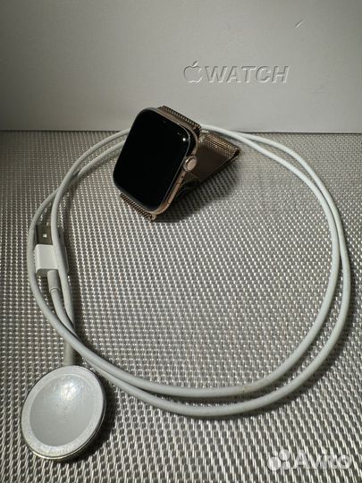 Apple Watch 4 44mm stainless steel gold
