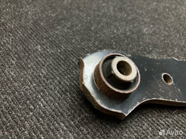 Рычаг подвески верхний задний Mitsubishi Lancer