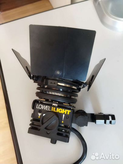 Видео свет Lowel id-light 100W