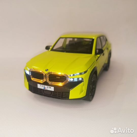 Машинка инерционная BMW XM металлическая 1:24