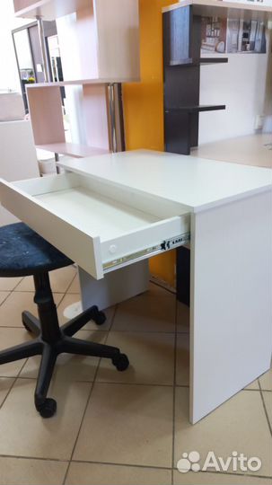 Стол компьютерный
