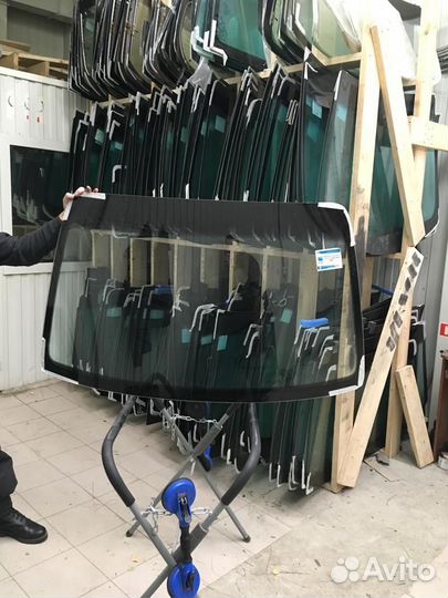 Стекло лобовое на Шевроле Лачетти