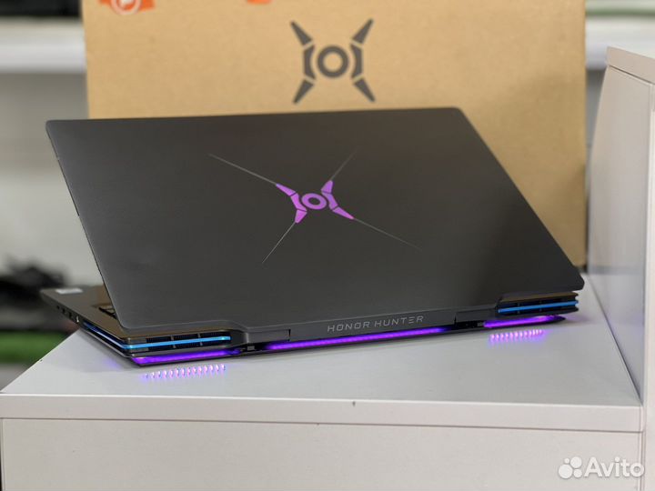 16.1 Игровой ноутбук Honor Hunter V700 GTX1660Ti