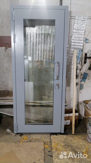 Дверь со стеклом