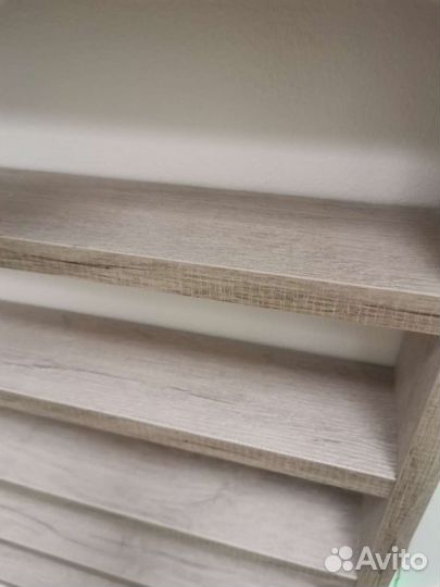 Полки стеллажи для лаков