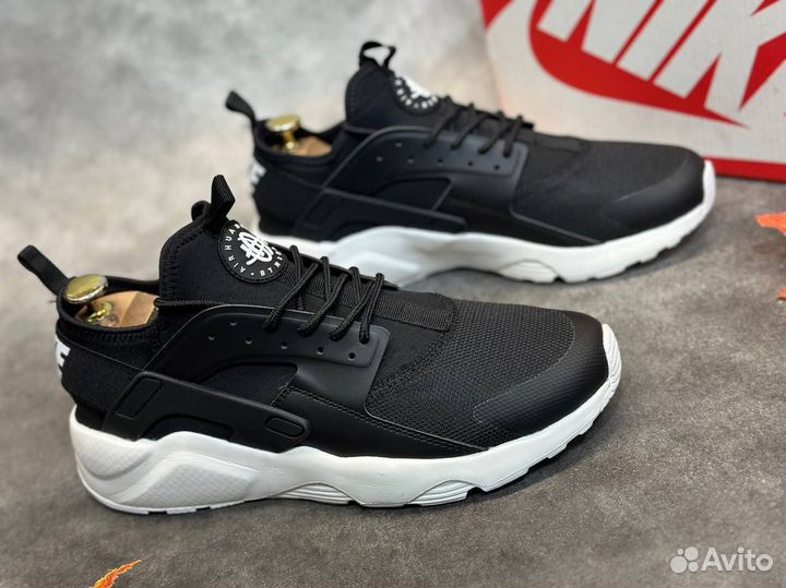 Nike air Huarache черные бел.подошва разм. 45