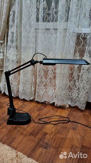 Лампа настольная