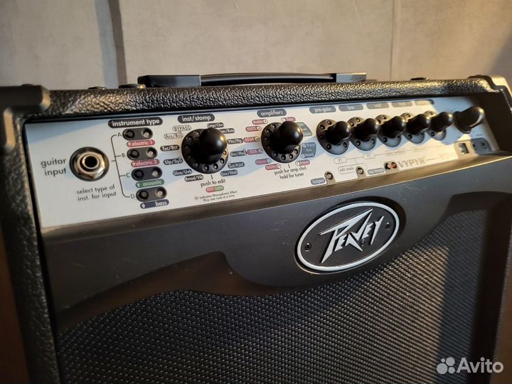 Комбоусилитель для гитар и баса Peavey Vypyr VIP 1