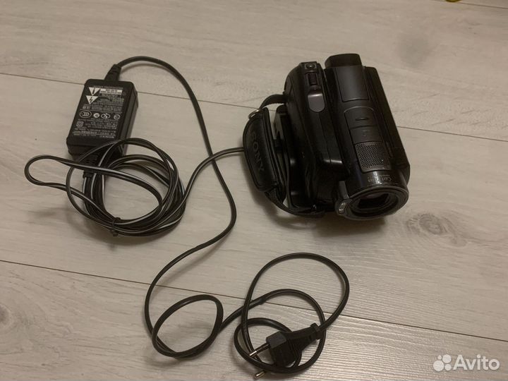 Видеокамера Sony HDR-SR11E