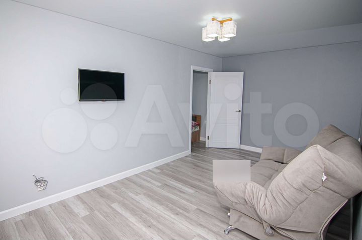 1-к. квартира, 42 м², 1/5 эт.