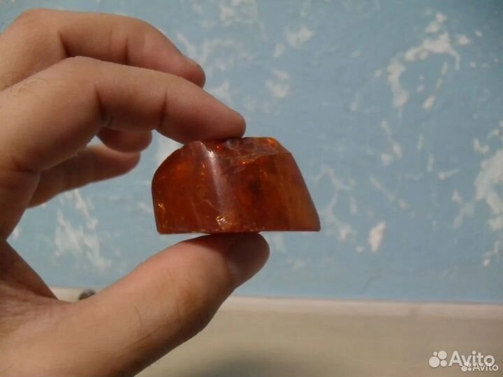 Янтарь. 2 штуки 50 грамм. Цена за всё